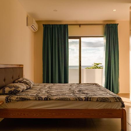Pointe aux Sable Stella Marris Beachfront Villa מראה חיצוני תמונה
