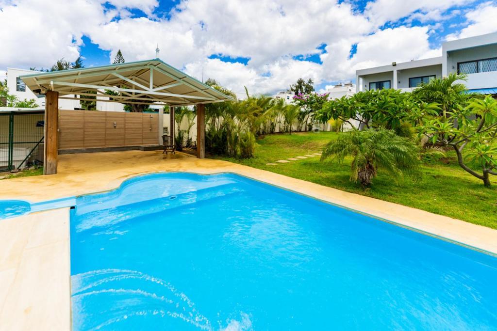Pointe aux Sable Stella Marris Beachfront Villa מראה חיצוני תמונה