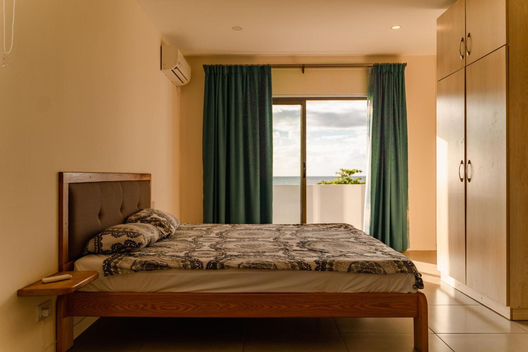 Pointe aux Sable Stella Marris Beachfront Villa מראה חיצוני תמונה