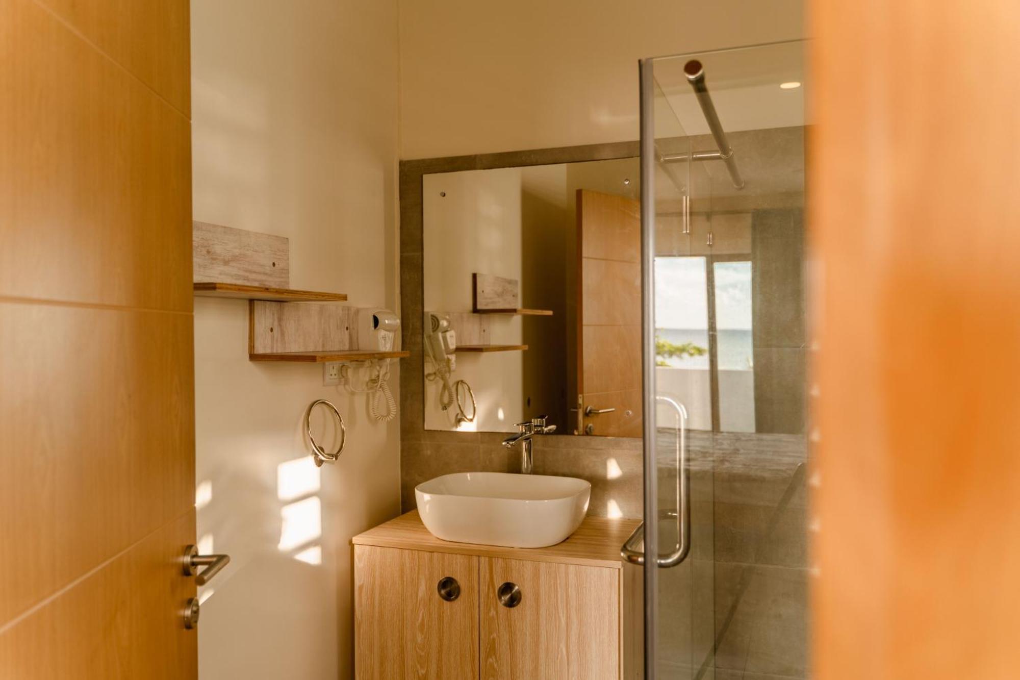 Pointe aux Sable Stella Marris Beachfront Villa מראה חיצוני תמונה