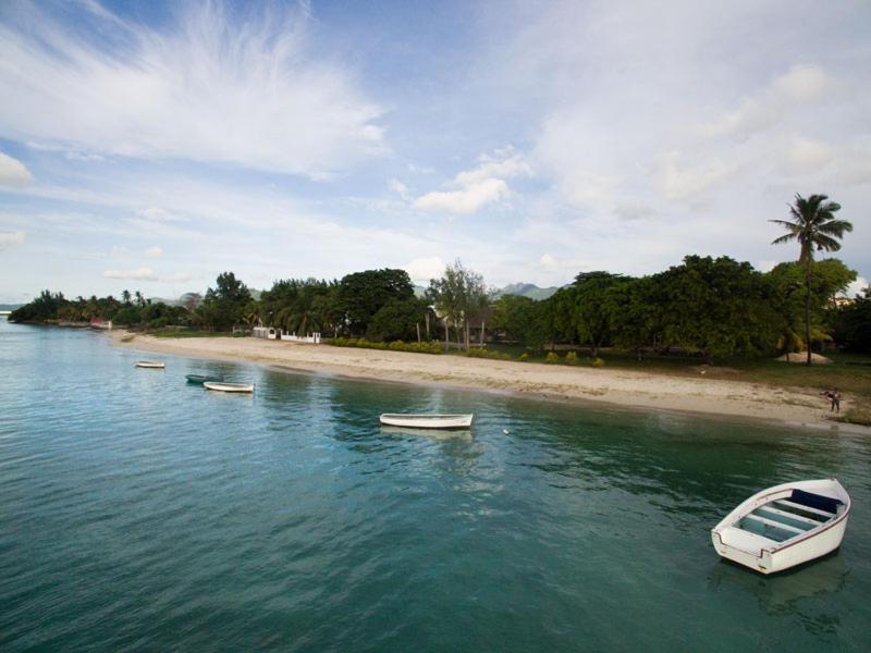 Pointe aux Sable Stella Marris Beachfront Villa מראה חיצוני תמונה
